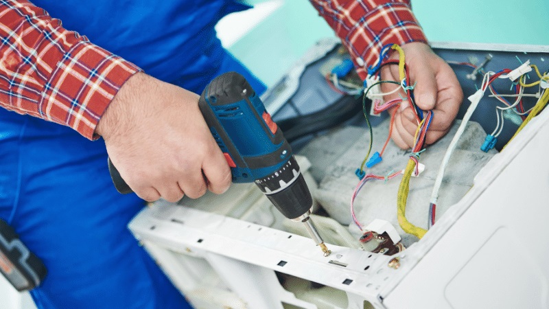Kırkağaç Vaillant Vaillant çamaşır makinesi kart tamiri – Su almama arızası orijinal parça ile giderildi. - Teknik servis örneği